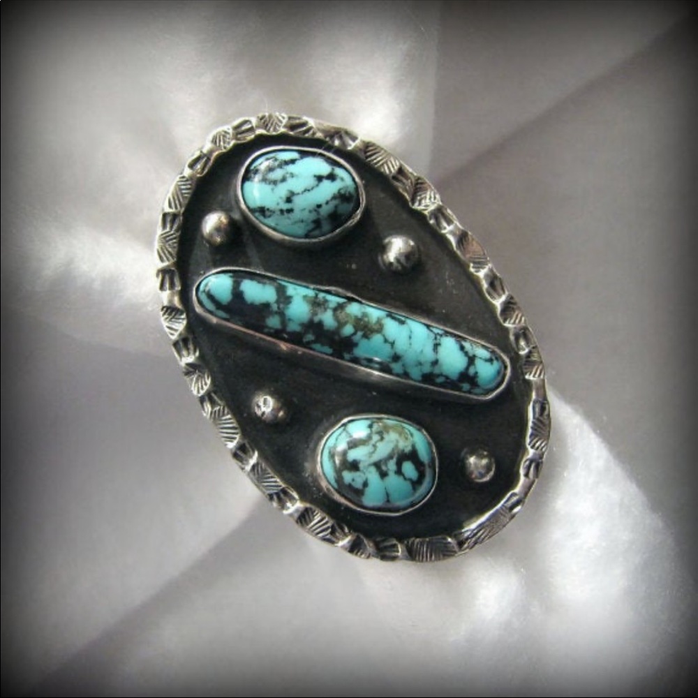 Vintage NAVAJO spiderweb turquoise sterling silver stamped ring